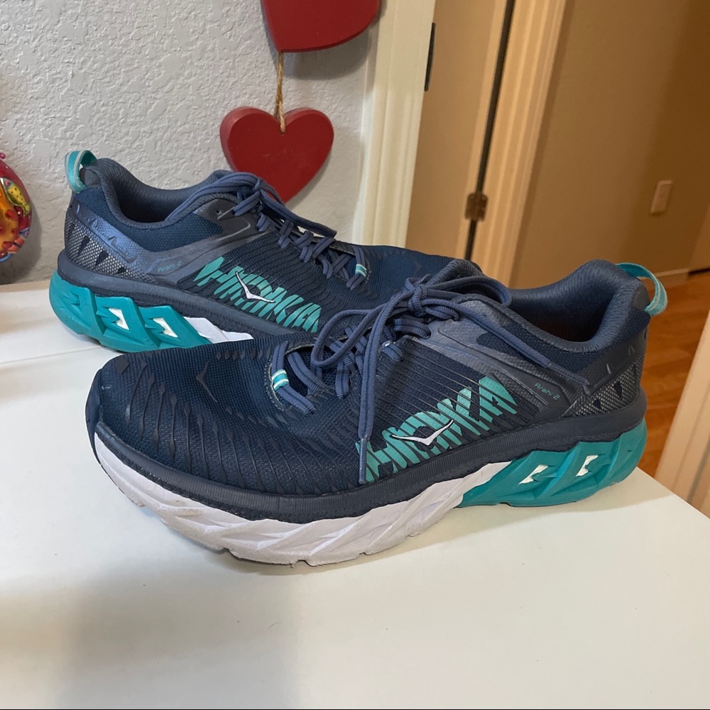 Women’s hoka one one w arahi wide 9 D